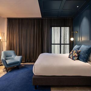 Deluxe Room Disability Access